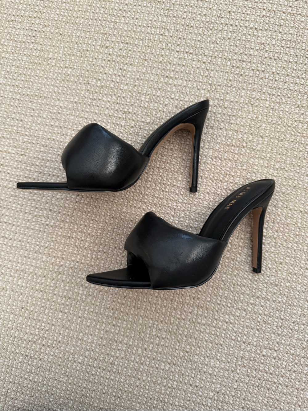 Alias Mae Dulce Black Padded Slide Pointed-Toe Mules